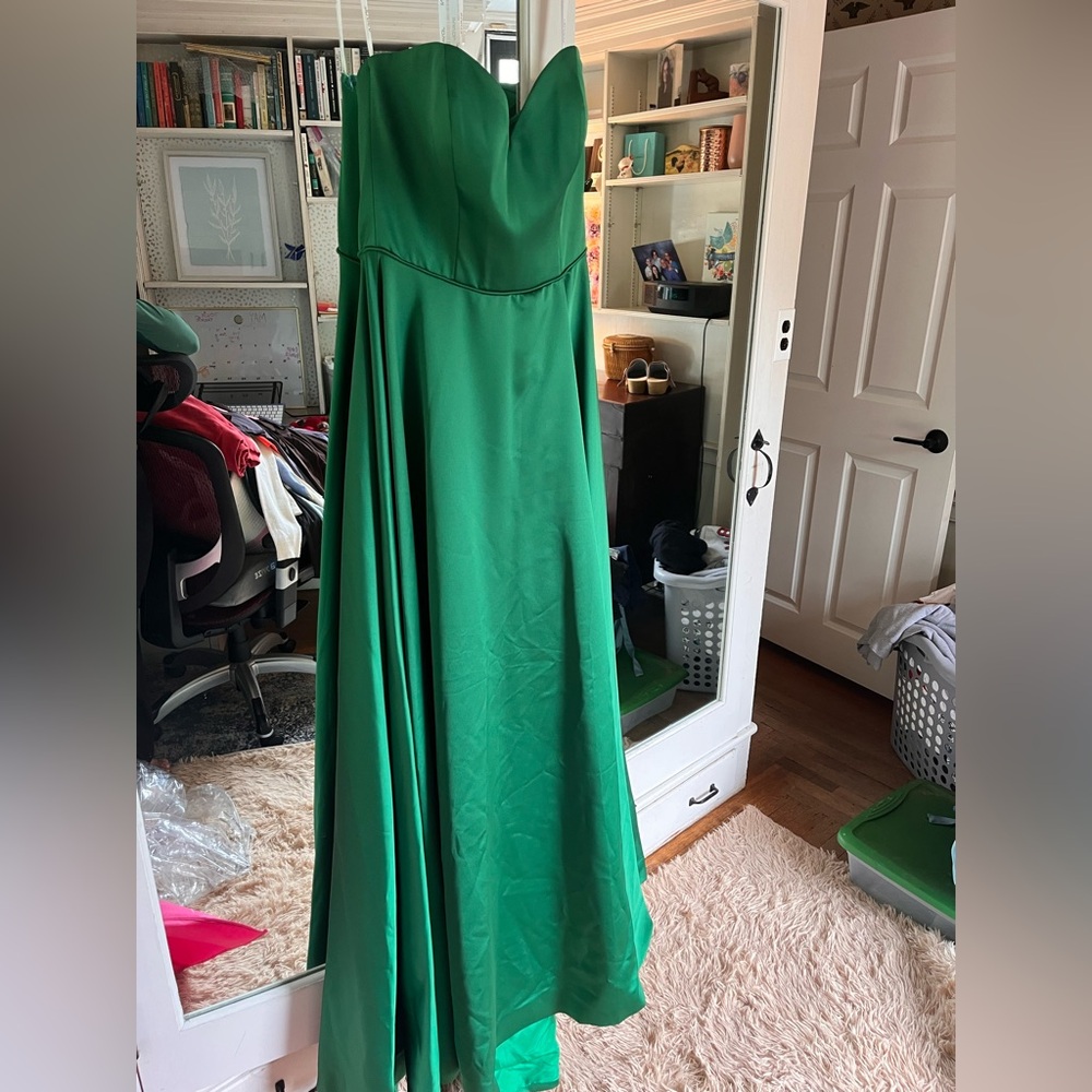 Elegant Green Strapless Dress